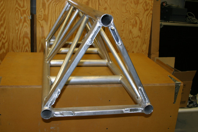 Damaged end of Truss